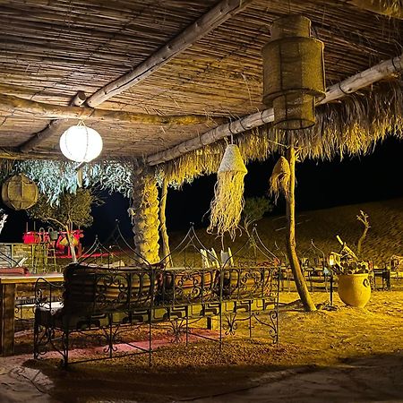 Hotel Sahara Majestic Luxury Camp Merzouga Exteriér fotografie The interior of a desert camp