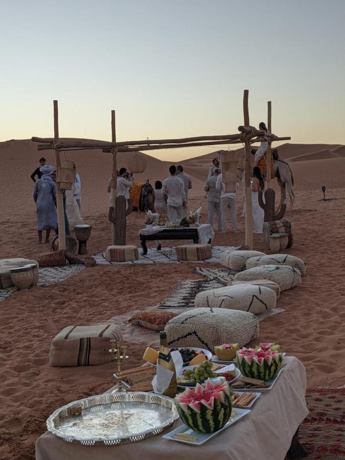 Hotel Sahara Majestic Luxury Camp Merzouga Exteriér fotografie A Bedouin camp in the desert