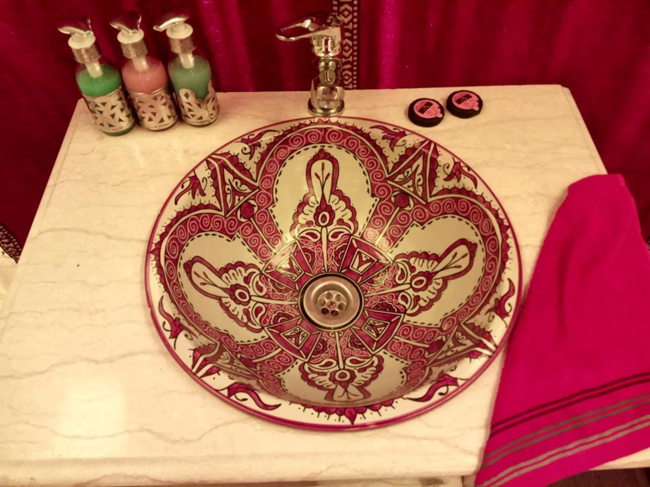 Hotel Sahara Majestic Luxury Camp Merzouga Exteriér fotografie A Moroccan sink