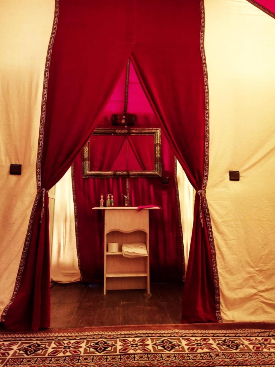 Hotel Sahara Majestic Luxury Camp Merzouga Exteriér fotografie A sukkah