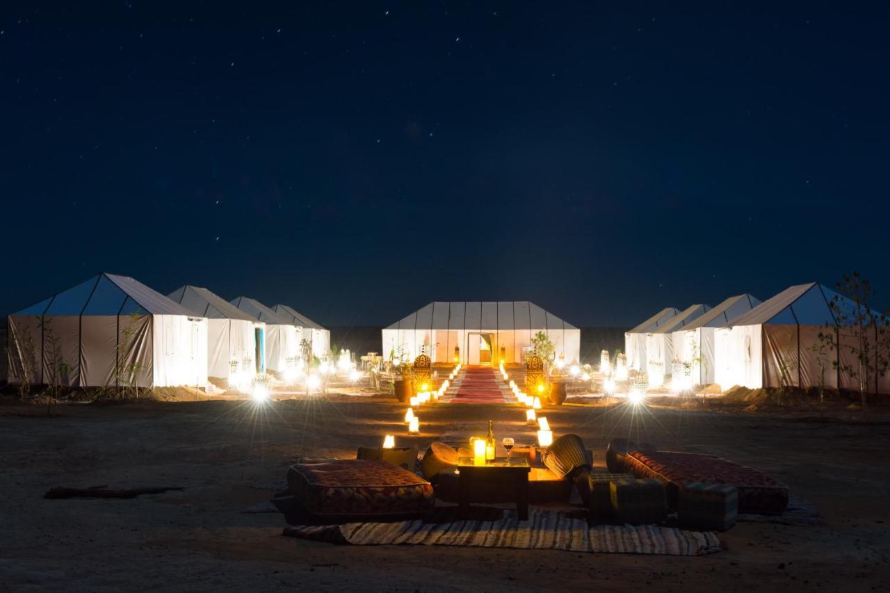 Hotel Sahara Majestic Luxury Camp Merzouga Exteriér fotografie Luxury desert camp in the Sahara