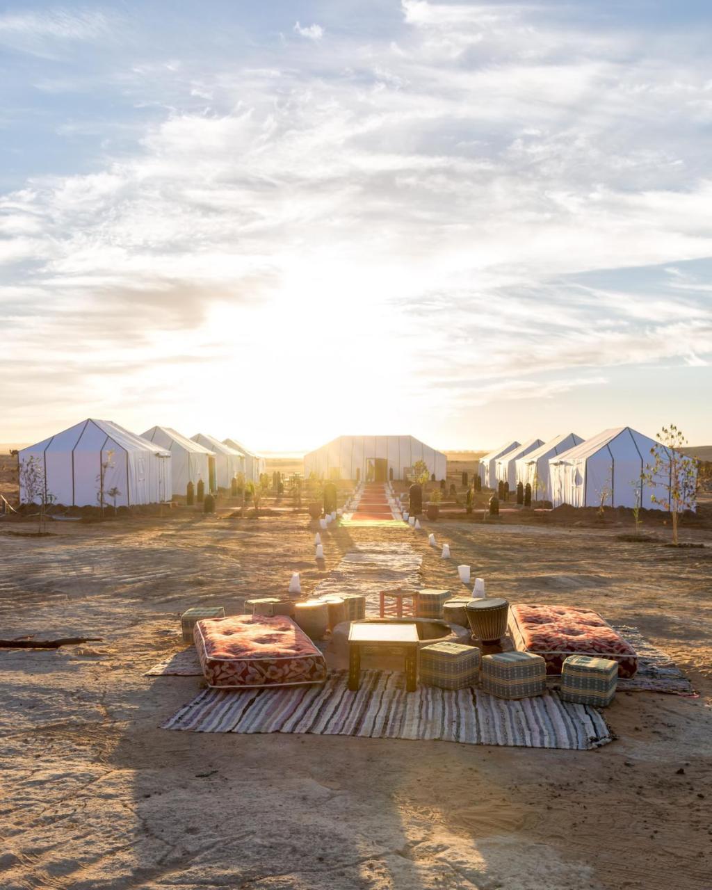 Hotel Sahara Majestic Luxury Camp Merzouga Exteriér fotografie The camp at the Sahara Star