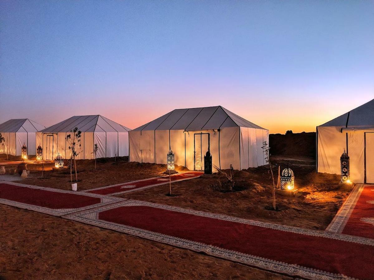 Hotel Sahara Majestic Luxury Camp Merzouga Exteriér fotografie Desert camp in the Sahara